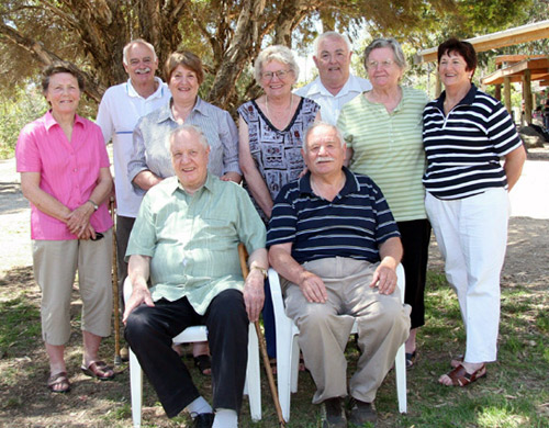 Wood family reunion in Bundoora 2007: oldies